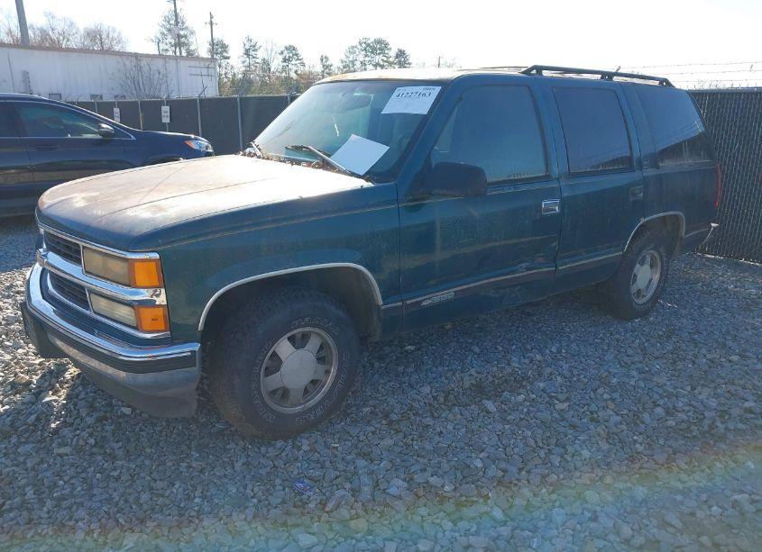 Photo 2 of 1996 Chevrolet Tahoe C1500 (VIN 1GNEC13R2TJ310590)