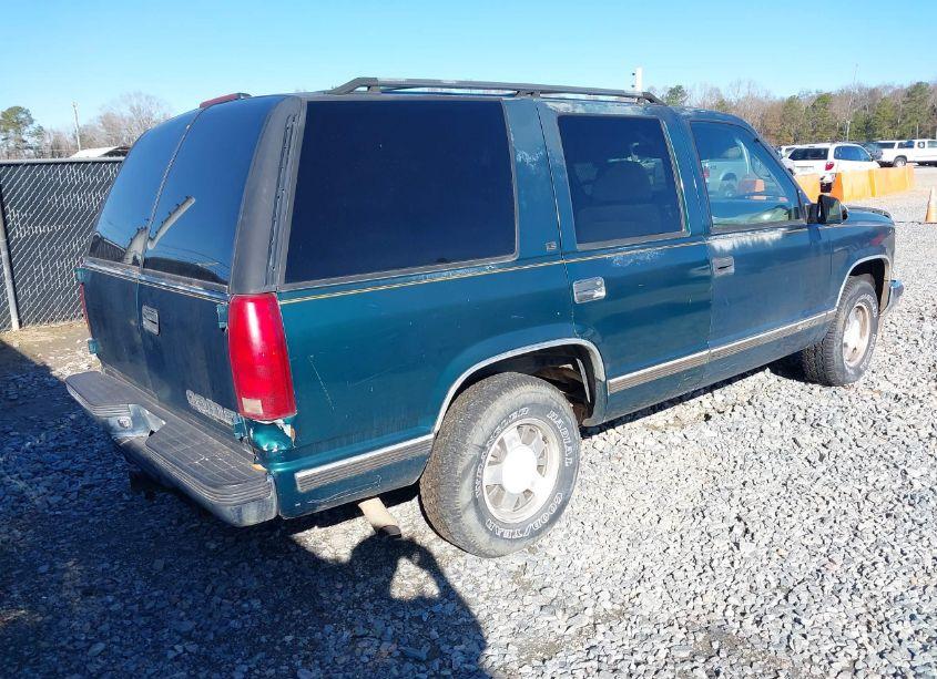 Photo 4 of 1996 Chevrolet Tahoe C1500 (VIN 1GNEC13R2TJ310590)