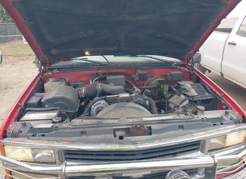 Photo 10 of 1999 Chevrolet Tahoe LS (VIN 1GNEC13R2XR102006)