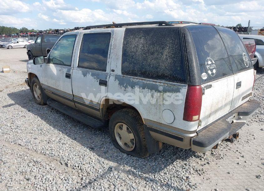 Photo 3 of 1999 Chevrolet Tahoe LT (VIN 1GNEC13R3XJ539270)