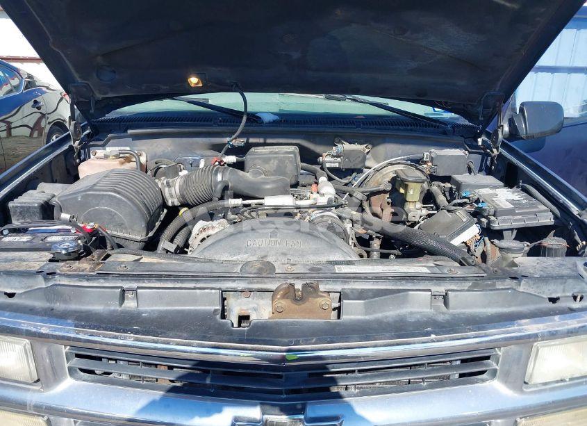 Photo 10 of 1999 Chevrolet Tahoe LT (VIN 1GNEC13R3XJ552469)