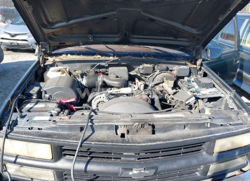 Photo 10 of 1999 Chevrolet Tahoe LS (VIN 1GNEC13R3XJ567487)