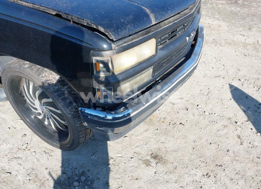 Photo 6 of 1999 Chevrolet Tahoe LS (VIN 1GNEC13R3XJ567487)