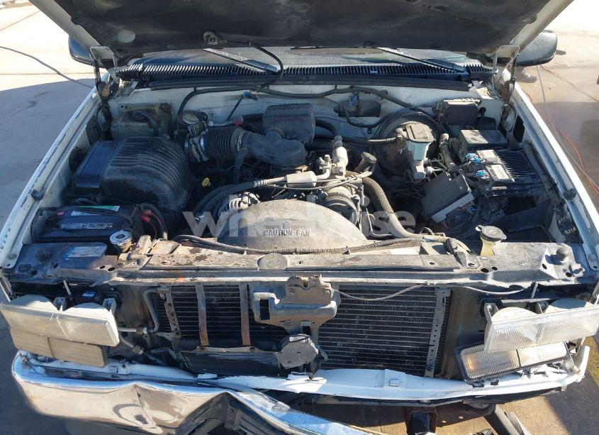 Photo 10 of 1997 Chevrolet Tahoe LS (VIN 1GNEC13R6VJ373453)