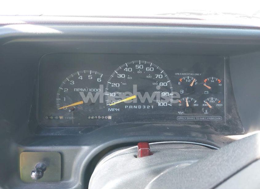 Photo 7 of 1997 Chevrolet Tahoe LS (VIN 1GNEC13R6VJ373453)