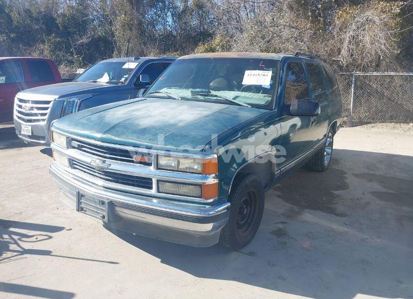 Photo 2 of 1998 Chevrolet Tahoe LS (VIN 1GNEC13R6WJ337859)