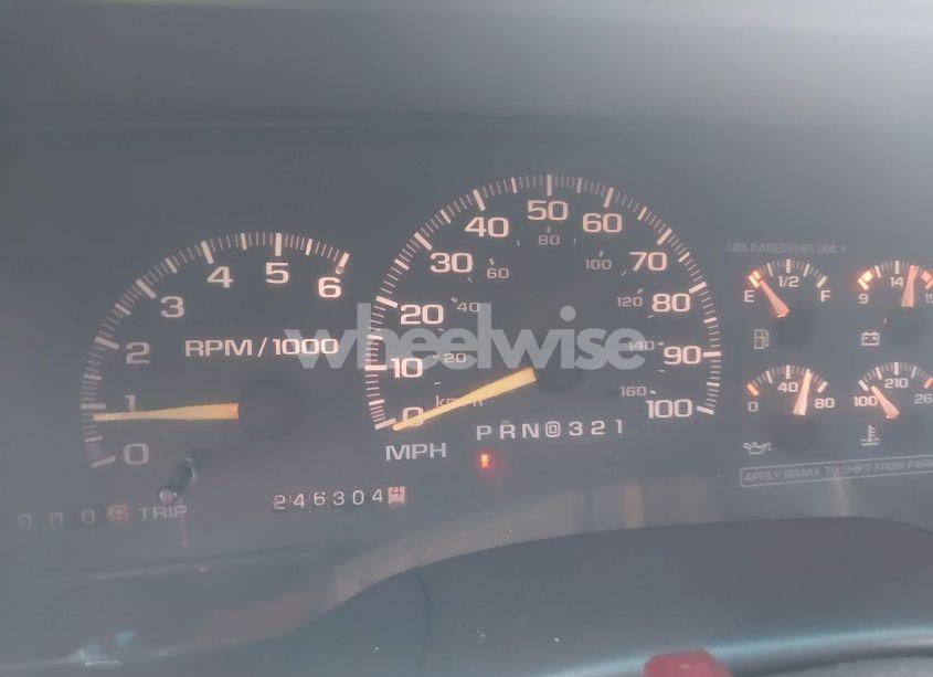 Photo 7 of 1998 Chevrolet Tahoe LS (VIN 1GNEC13R6WJ337859)