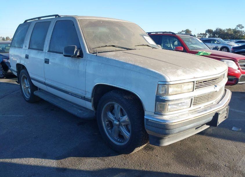 1998 Chevrolet Tahoe LS (VIN 1GNEC13R6WR102721) main photo