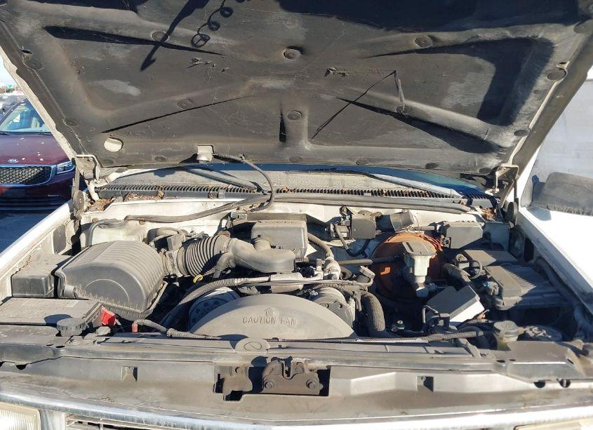 Photo 10 of 1998 Chevrolet Tahoe LS (VIN 1GNEC13R6WR102721)