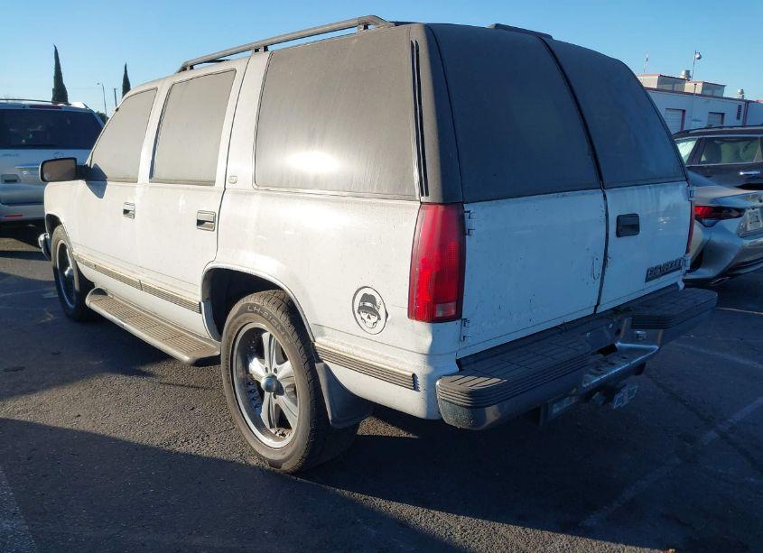 Photo 3 of 1998 Chevrolet Tahoe LS (VIN 1GNEC13R6WR102721)