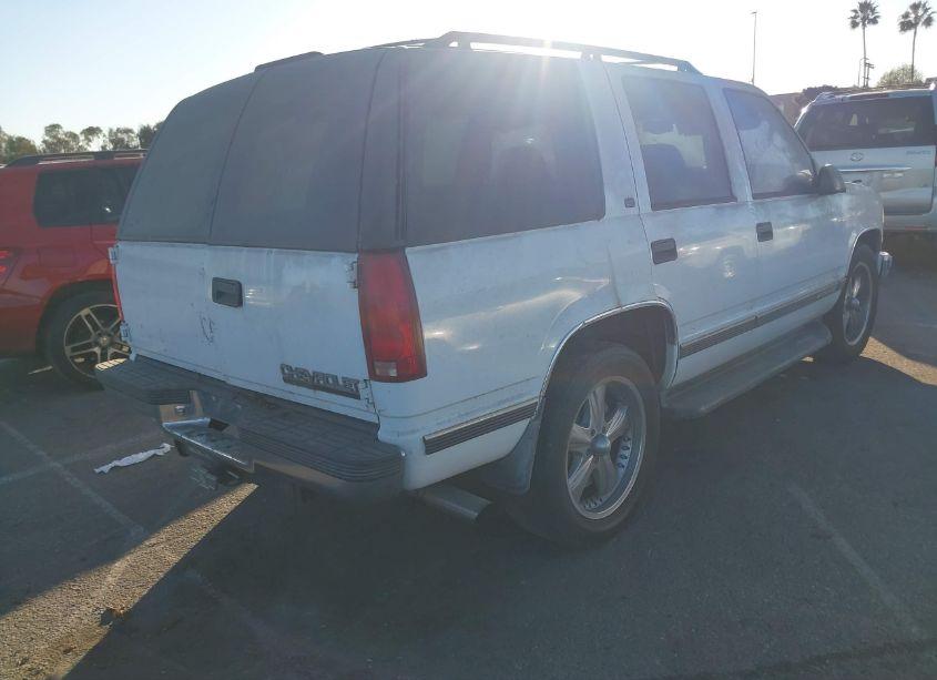 Photo 4 of 1998 Chevrolet Tahoe LS (VIN 1GNEC13R6WR102721)