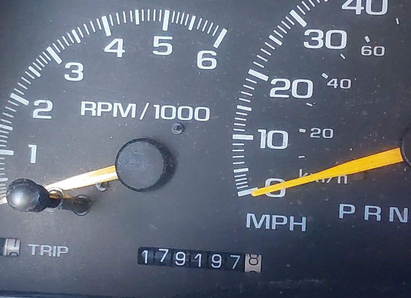 Photo 7 of 1998 Chevrolet Tahoe LS (VIN 1GNEC13R6WR102721)