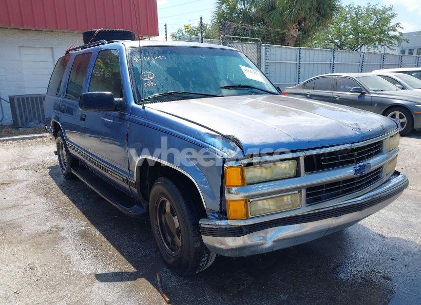 1999 Chevrolet Tahoe LS (VIN 1GNEC13R6XJ425456) main photo