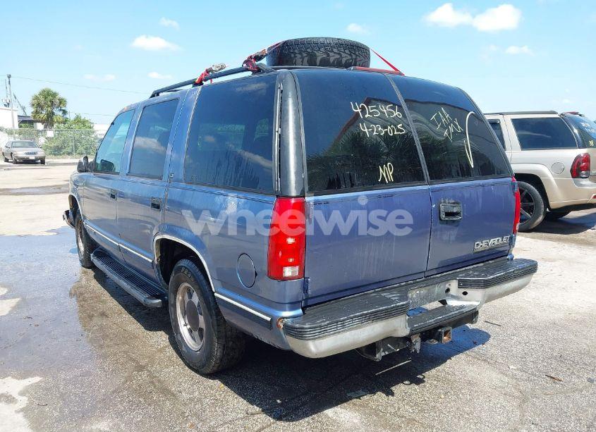 Photo 3 of 1999 Chevrolet Tahoe LS (VIN 1GNEC13R6XJ425456)