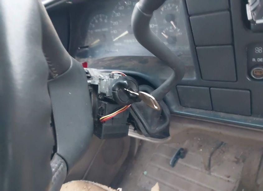 Photo 11 of 1999 Chevrolet Tahoe LT (VIN 1GNEC13R8XJ511030)