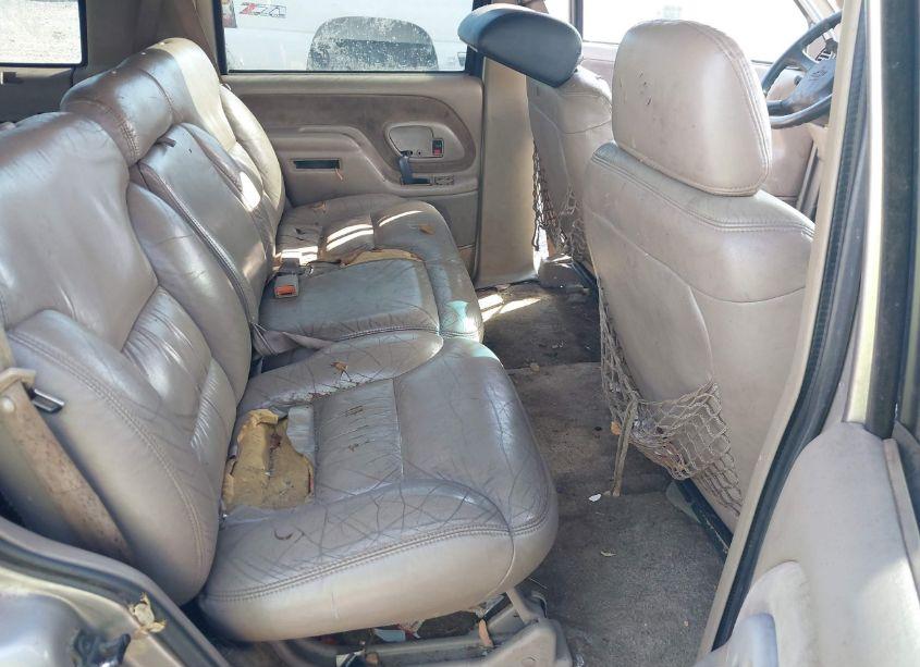 Photo 8 of 1999 Chevrolet Tahoe LT (VIN 1GNEC13R8XJ511030)