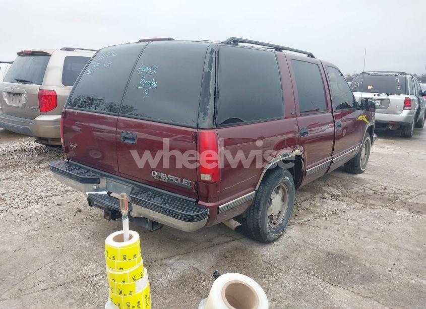 Photo 4 of 1999 Chevrolet Tahoe LT (VIN 1GNEC13R8XJ511786)