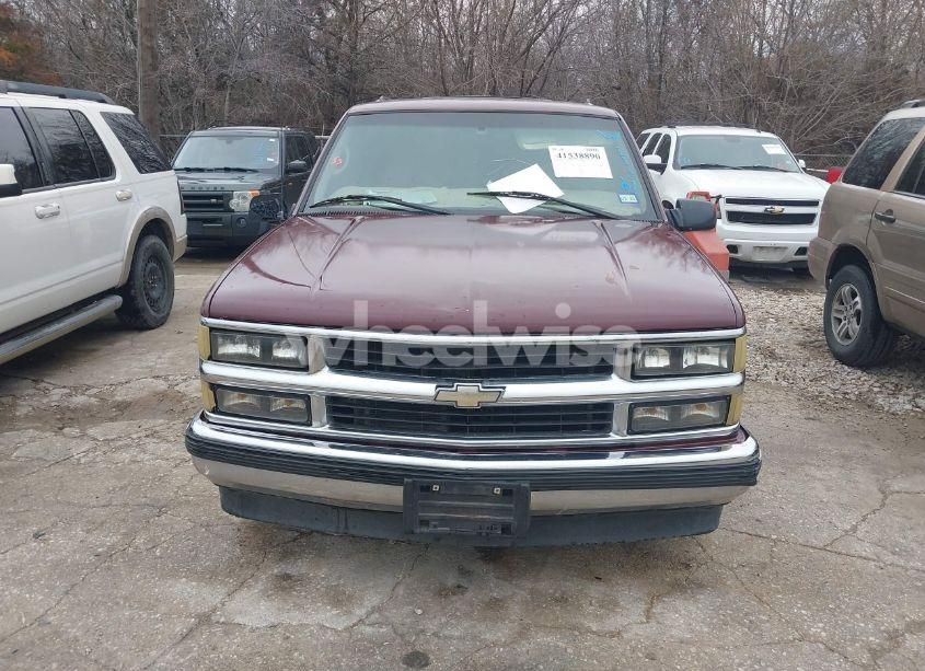 Photo 6 of 1999 Chevrolet Tahoe LT (VIN 1GNEC13R8XJ511786)