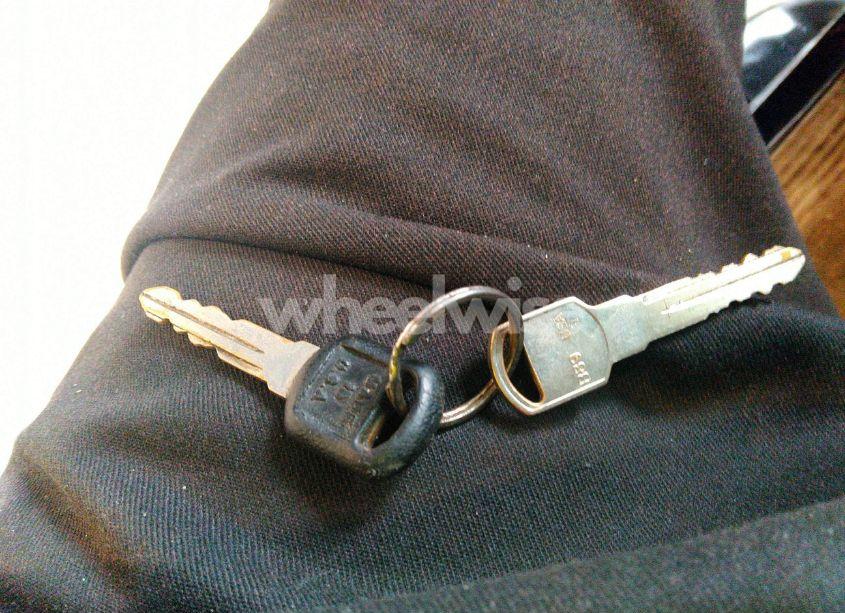 Photo 11 of 1999 Chevrolet Tahoe LIMITED (VIN 1GNEC13R9XJ536325)