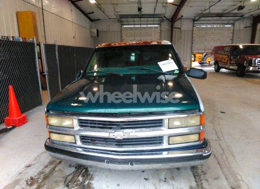 Photo 6 of 1999 Chevrolet Tahoe LIMITED (VIN 1GNEC13R9XJ536325)