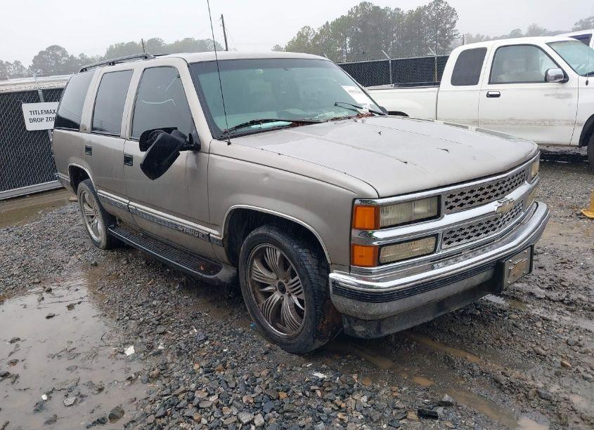 1999 Chevrolet Tahoe LT (VIN 1GNEC13R9XR150344) main photo