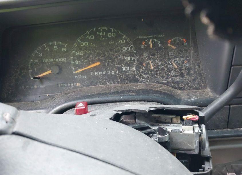 Photo 7 of 1999 Chevrolet Tahoe LT (VIN 1GNEC13R9XR150344)