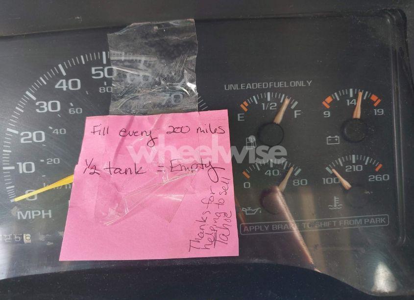 Photo 12 of 1999 Chevrolet Tahoe LT (VIN 1GNEC13RXXJ351815)