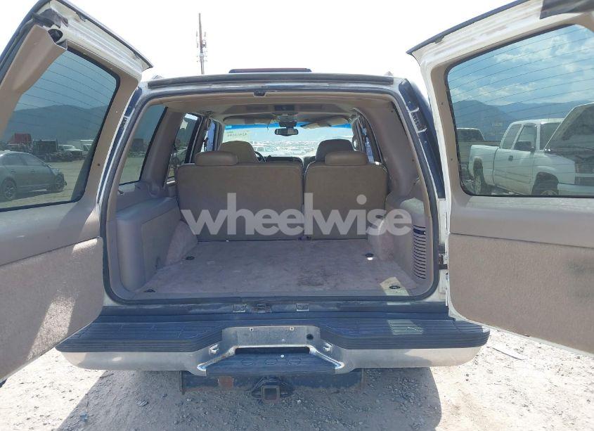 Photo 13 of 1999 Chevrolet Tahoe LT (VIN 1GNEC13RXXJ351815)