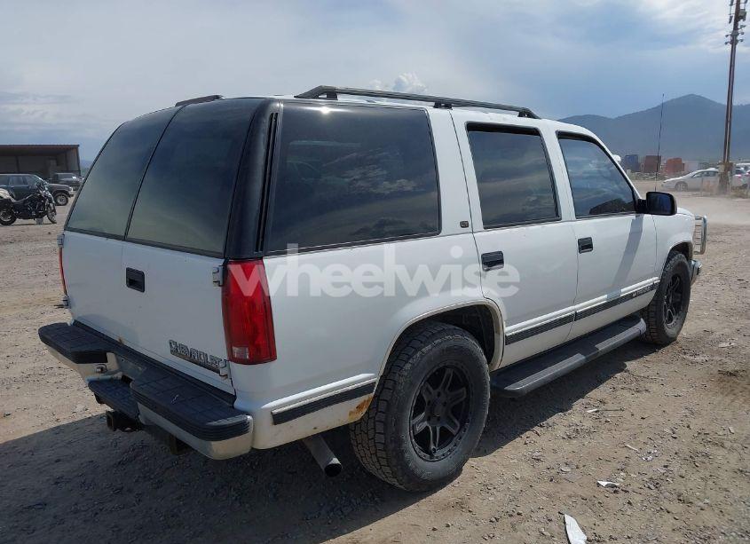Photo 6 of 1999 Chevrolet Tahoe LT (VIN 1GNEC13RXXJ351815)