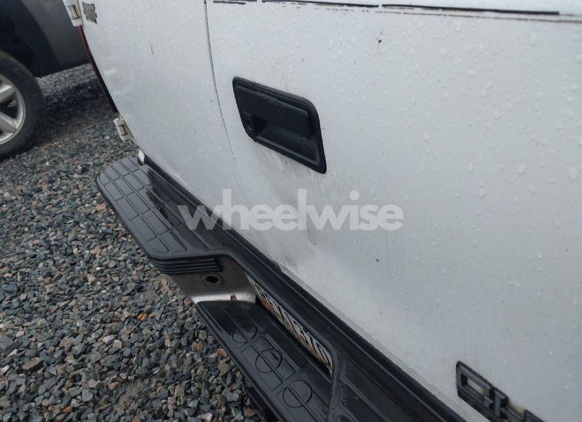 Photo 14 of 1999 Chevrolet Tahoe LT (VIN 1GNEC13RXXR101766)