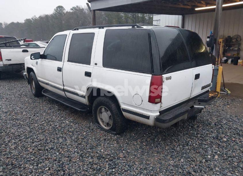 Photo 3 of 1999 Chevrolet Tahoe LT (VIN 1GNEC13RXXR101766)