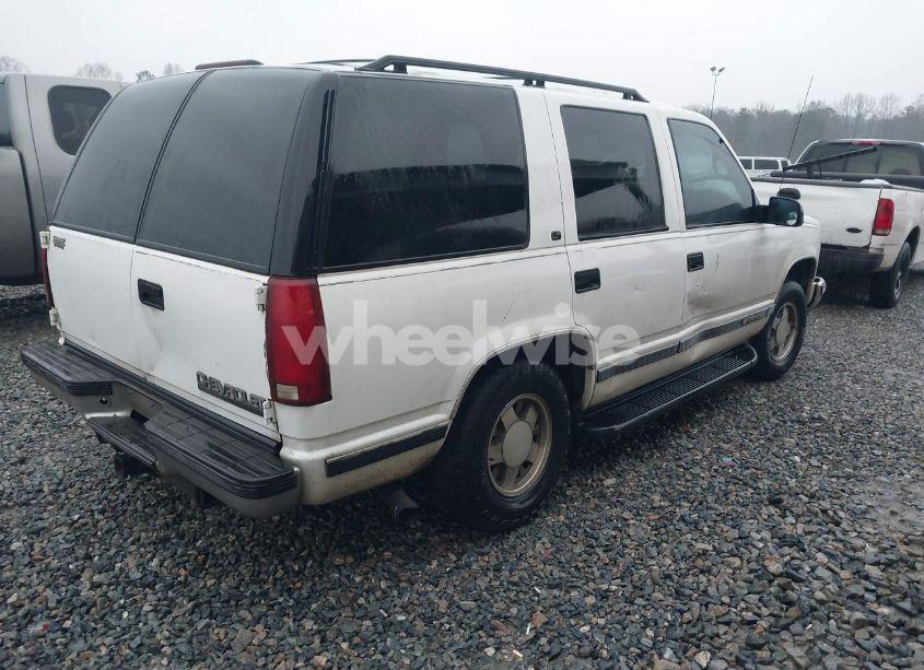 Photo 4 of 1999 Chevrolet Tahoe LT (VIN 1GNEC13RXXR101766)