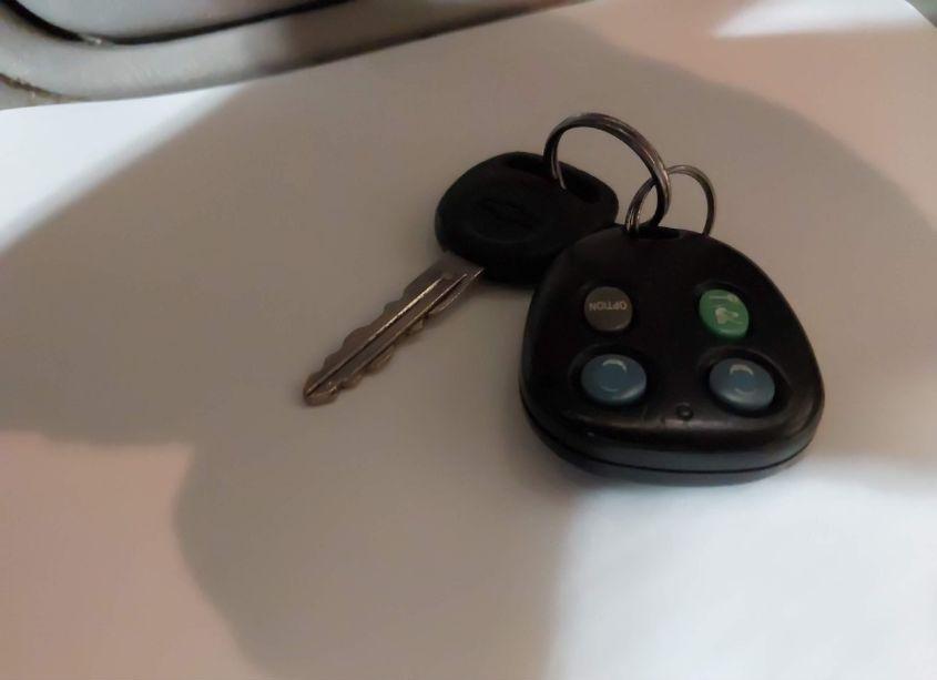 Photo 11 of 2001 Chevrolet Tahoe LS (VIN 1GNEC13T01J159015)