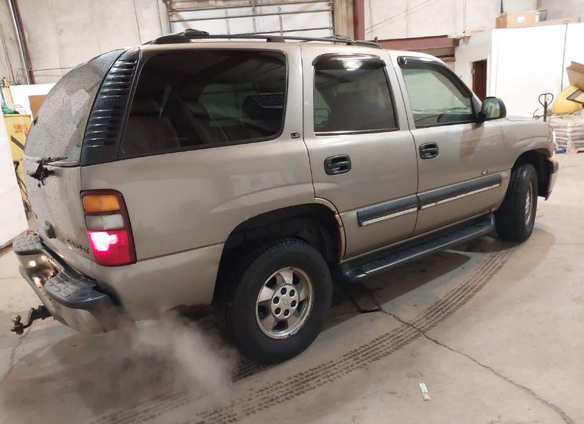 Photo 4 of 2001 Chevrolet Tahoe LS (VIN 1GNEC13T01J159015)