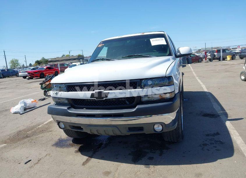 Photo 12 of 2001 Chevrolet Tahoe LS (VIN 1GNEC13T01J206365)