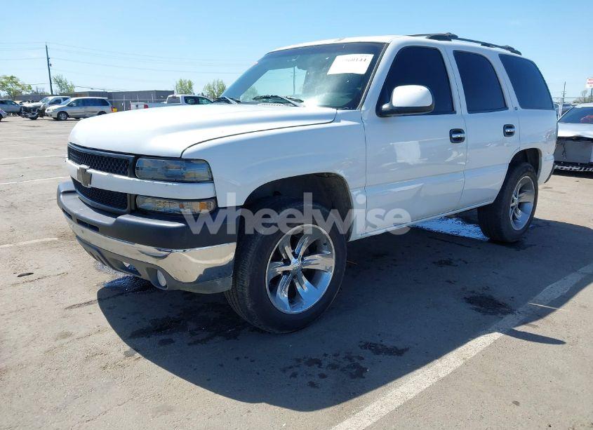 Photo 2 of 2001 Chevrolet Tahoe LS (VIN 1GNEC13T01J206365)