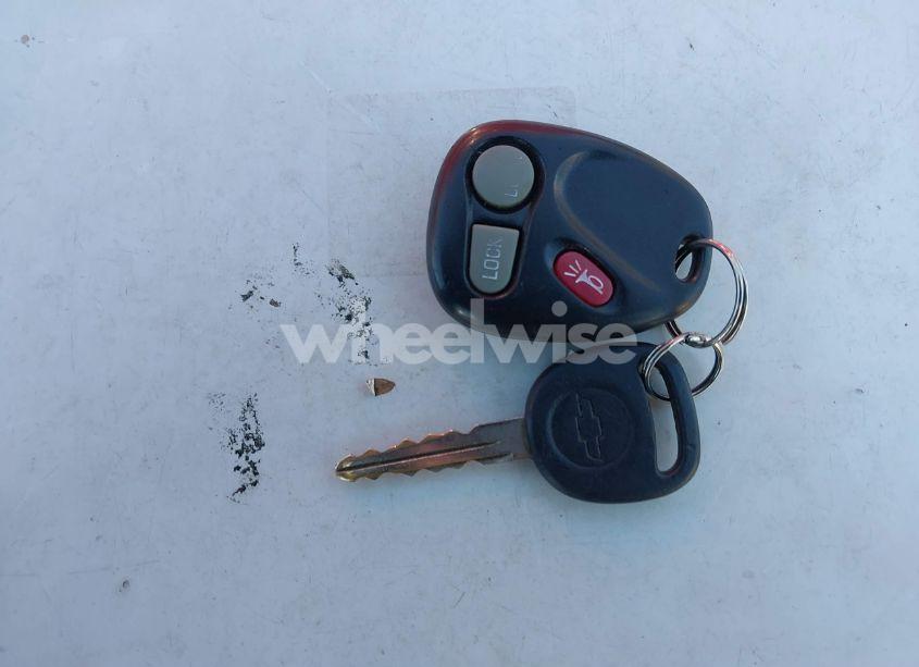 Photo 11 of 2001 Chevrolet Tahoe LT (VIN 1GNEC13T01R218517)