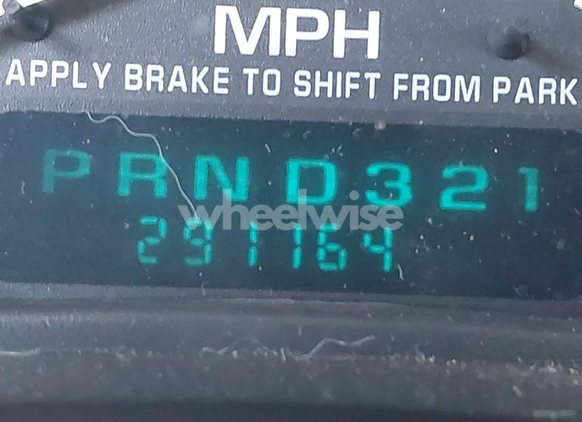 Photo 15 of 2001 Chevrolet Tahoe LT (VIN 1GNEC13T01R218517)