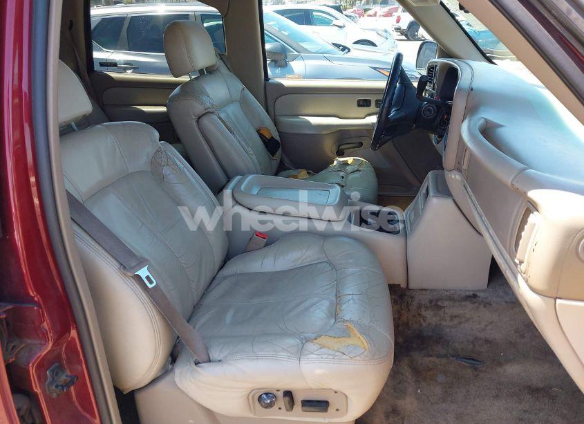 Photo 5 of 2001 Chevrolet Tahoe LT (VIN 1GNEC13T01R218517)