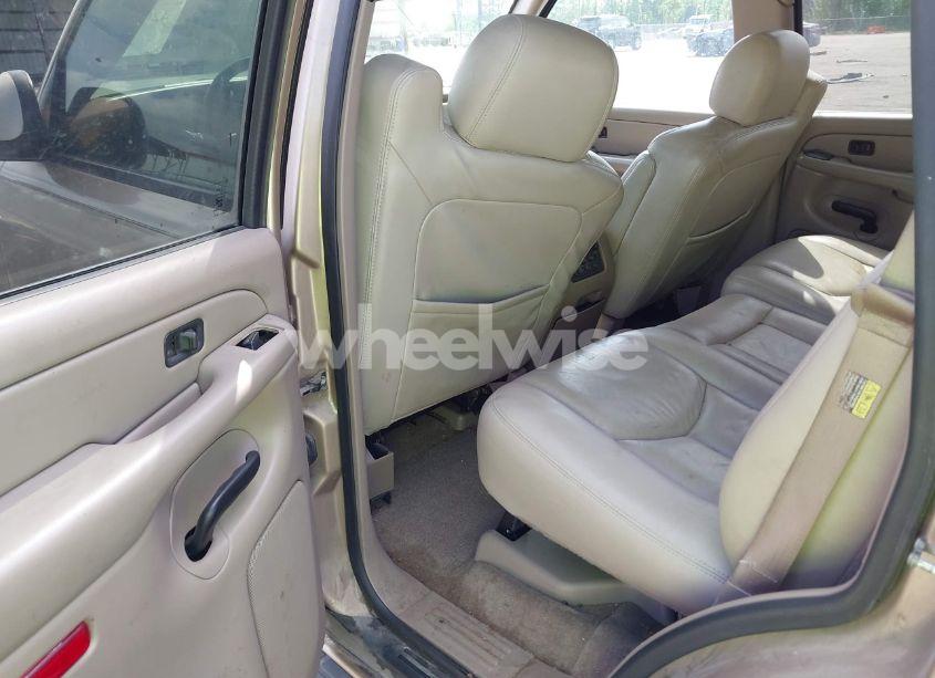 Photo 8 of 2005 Chevrolet Tahoe LT (VIN 1GNEC13T05J164155)