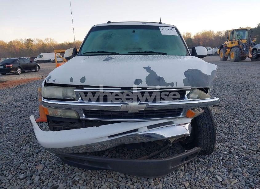 Photo 6 of 2005 Chevrolet Tahoe LT (VIN 1GNEC13T05J219574)