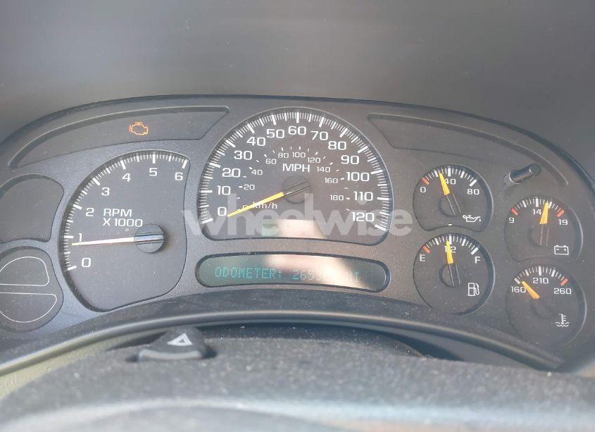 Photo 7 of 2005 Chevrolet Tahoe LT (VIN 1GNEC13T05R127821)