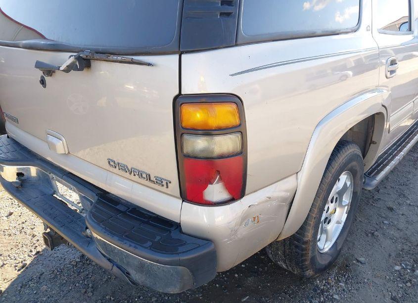 Photo 6 of 2005 Chevrolet Tahoe LT (VIN 1GNEC13T05R145106)