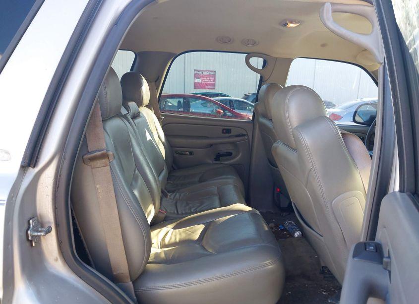 Photo 8 of 2005 Chevrolet Tahoe LT (VIN 1GNEC13T05R145106)