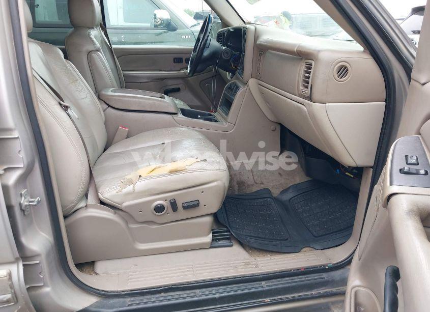 Photo 5 of 2006 Chevrolet Tahoe LT (VIN 1GNEC13T06J114681)