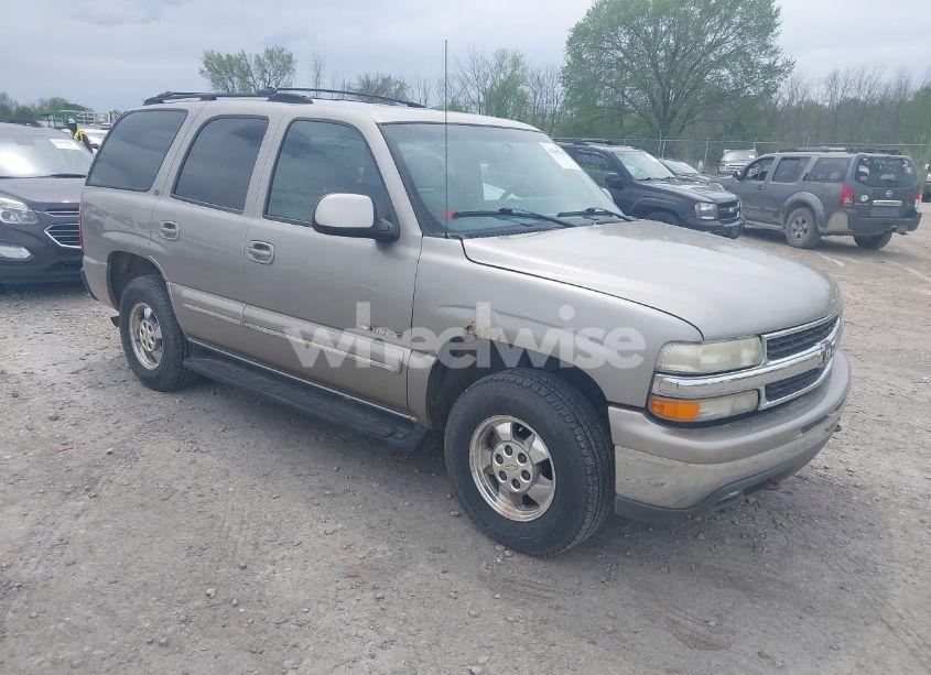 2001 Chevrolet Tahoe LT (VIN 1GNEC13T11J107893) main photo