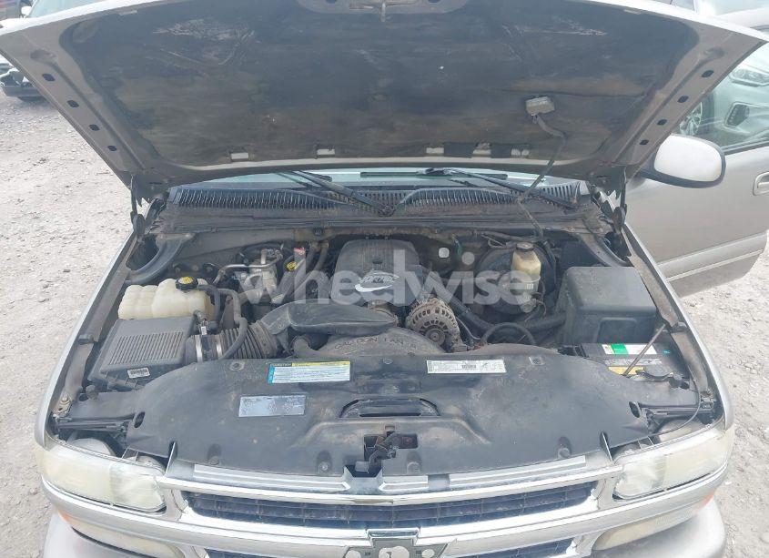 Photo 10 of 2001 Chevrolet Tahoe LT (VIN 1GNEC13T11J107893)