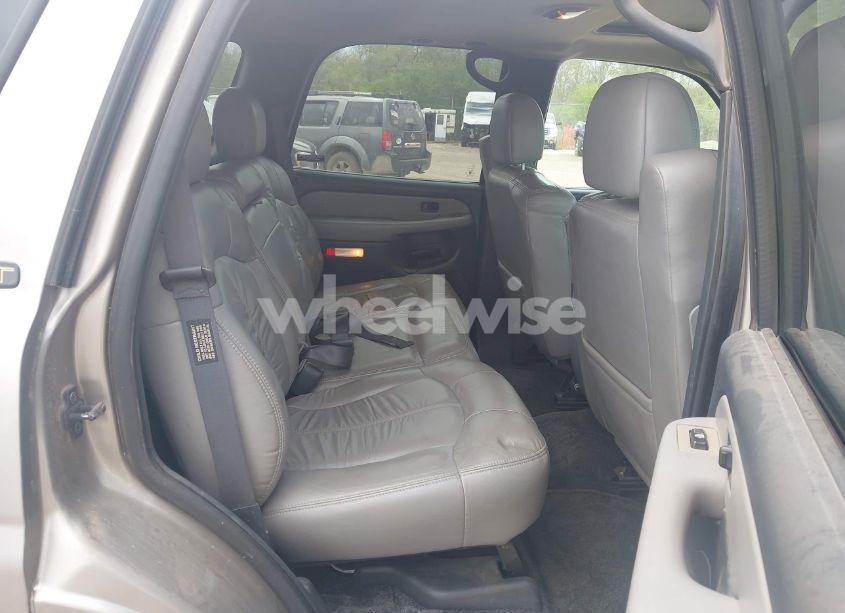 Photo 8 of 2001 Chevrolet Tahoe LT (VIN 1GNEC13T11J107893)