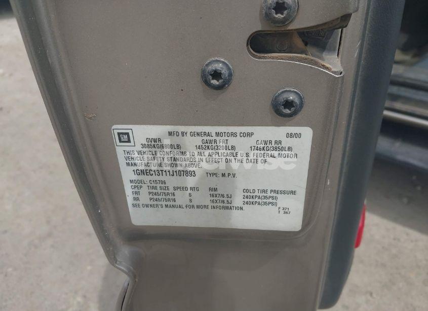 Photo 9 of 2001 Chevrolet Tahoe LT (VIN 1GNEC13T11J107893)