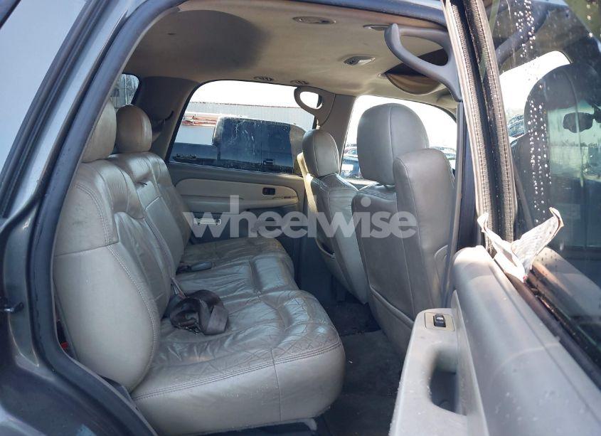 Photo 8 of 2001 Chevrolet Tahoe LT (VIN 1GNEC13T11J119588)